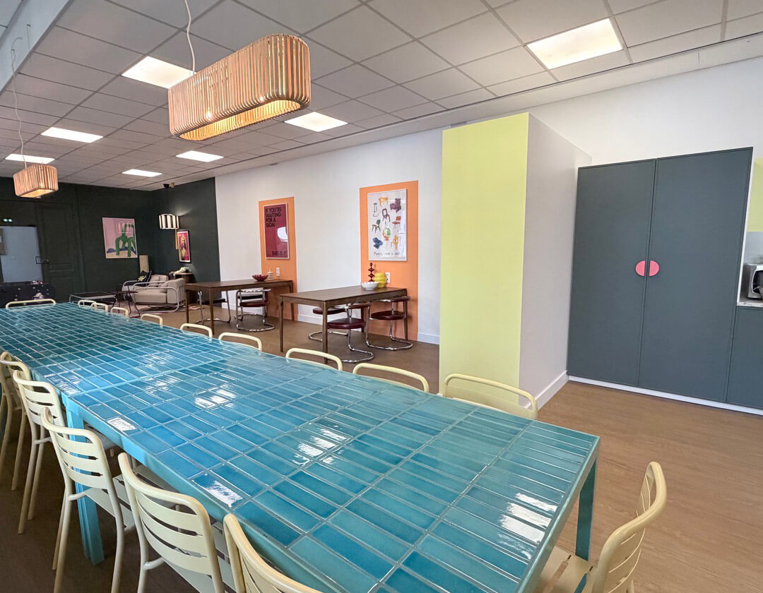 Salle à manger du foyer étudiant Anizan Salle à manger du foyer étudiants Anizan à Issy-les-Moulineaux